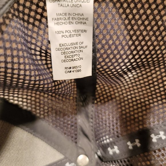 2 Men's Under Armour Hats (Sold Together). 1 UA L/XL Classic Fit. 1 Snapback - Picture 6 of 6